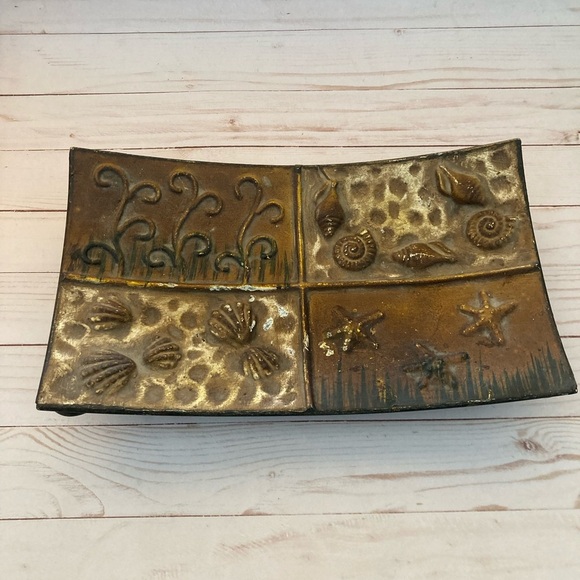 Coffee Table Metal Decor Vintage - Picture 3 of 4